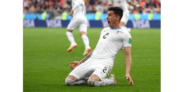 Maailmancupin valkoiset pelipaita voittivat toiseksi World Cupin toisena päivänä